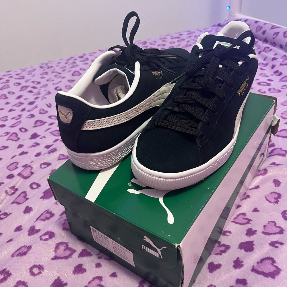 ❌SOLD❌ PUMA Suede Classic XXi Women’s black/white